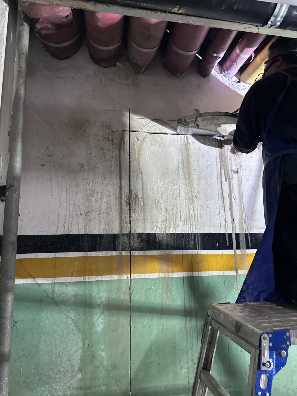 구조물 벽체 절단철거 철거 현장 사진